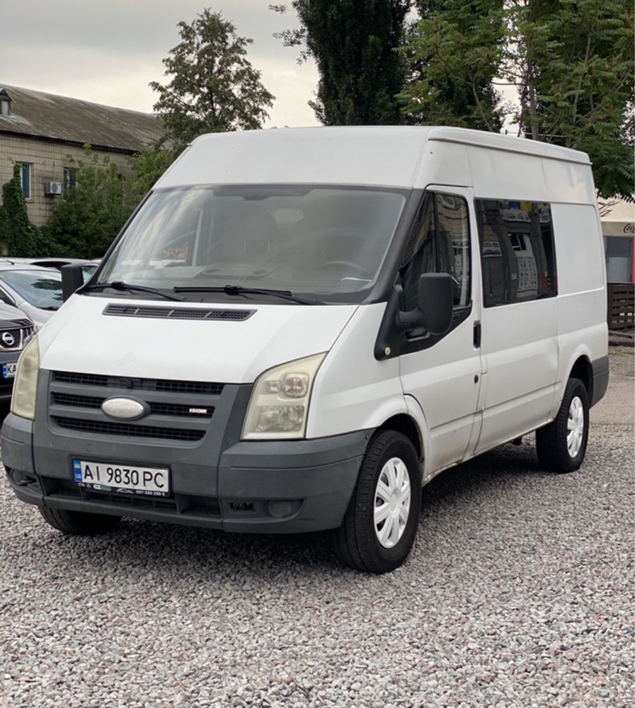 Оренда вантажного авто (буса) Ford Transit