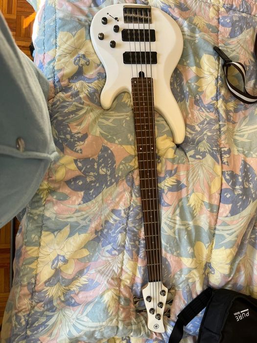 Baixo 5 cordao TRBX 306