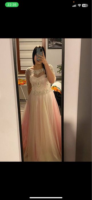 Sukienka balowa lub studniówkowa