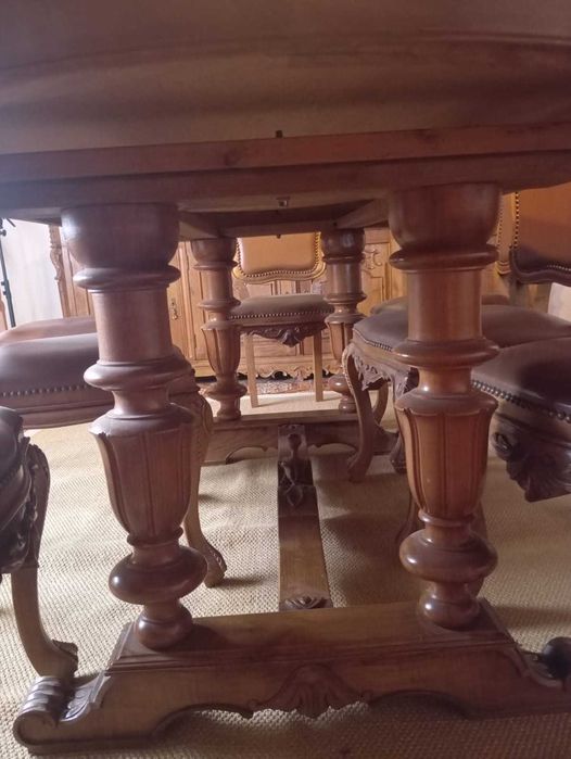 Conjunto Sala de Jantar Clássico em Madeira Maciça