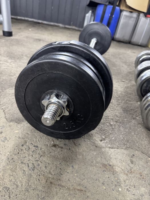 Лавка для жима, гантели, штанга.