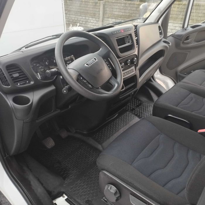 Iveco daily kompletne wnętrze kabiny 2018r.