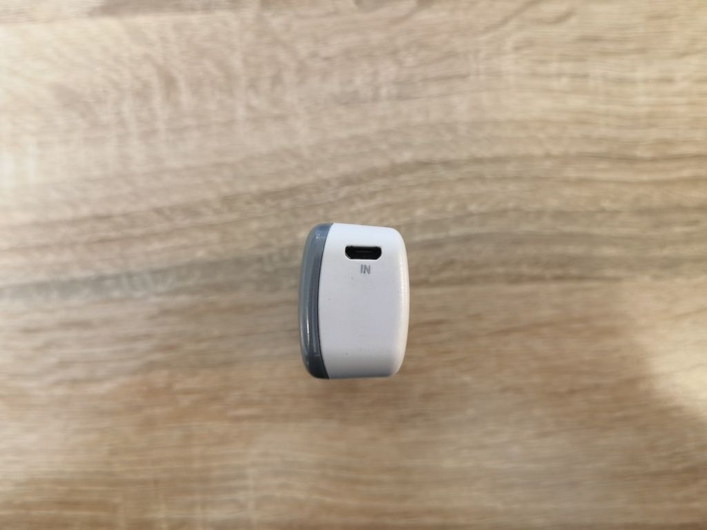 Power Bank Woo o pojemności 2000 mAh polecam serdecznie LED latarka