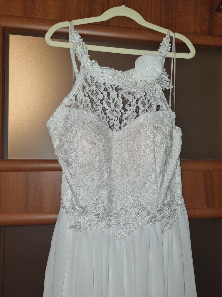 Suknia sukienka ślubna biała koronkowa tiul