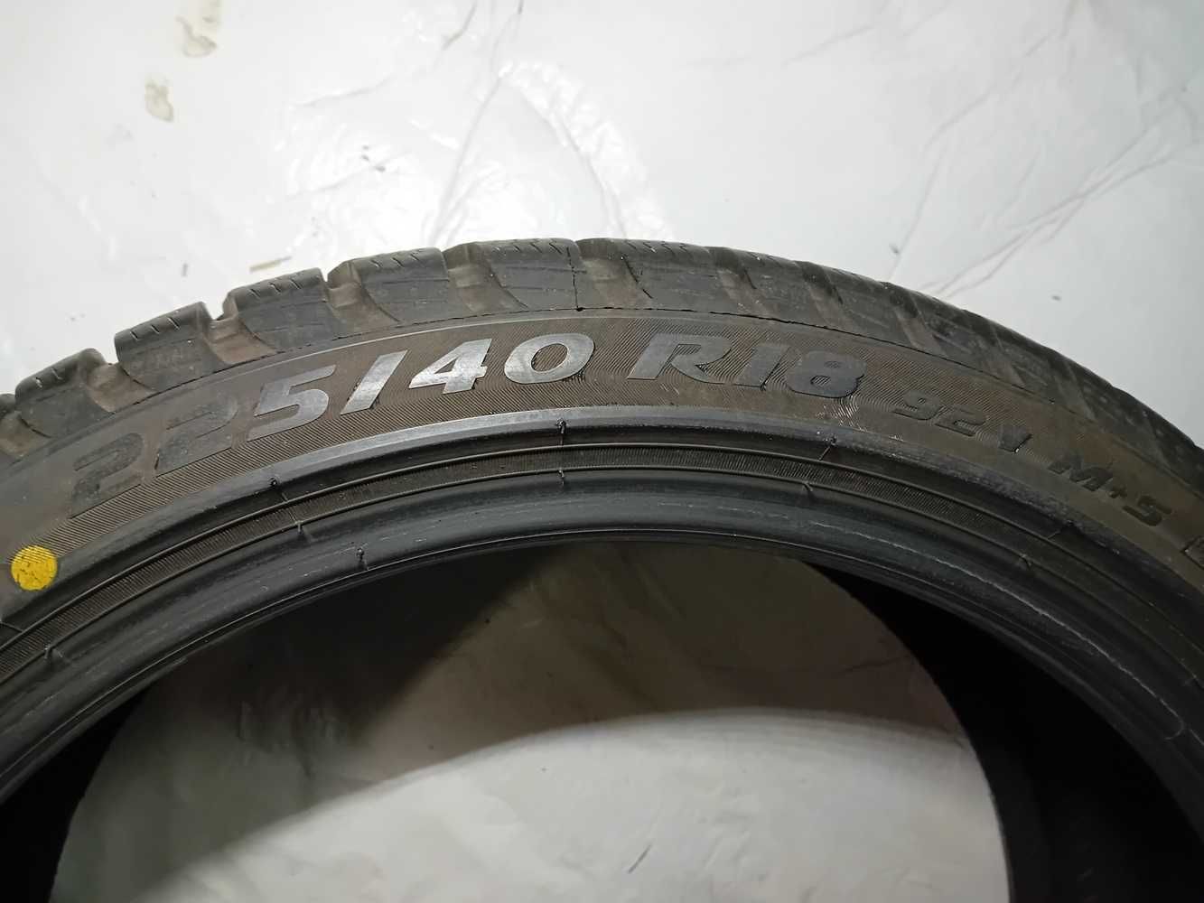 Para  opon zima  Pirelli Sottozero  225/40 R18 92V mag. 0/949