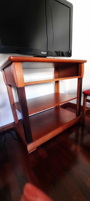 Móvel de tv em madeira