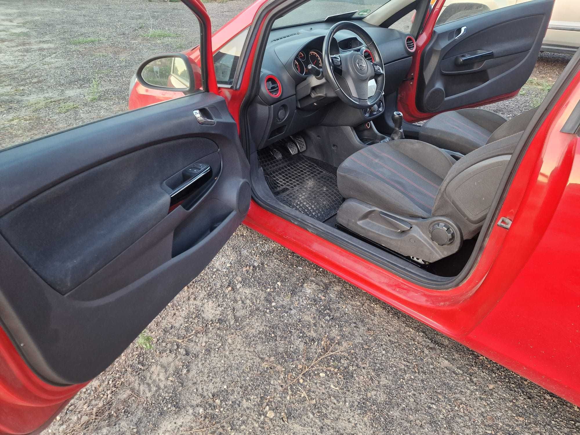 ćwiartka tył błotnik opel corsa D 3d  LAK Z547