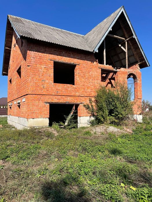 Продається цегляний будинок