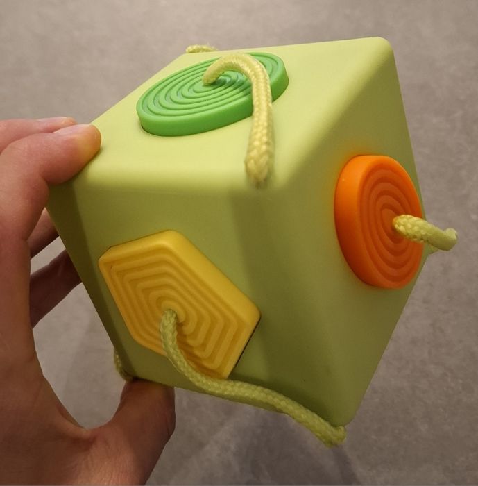 Fat Brain Toys Sorter Kostka OombeeCube