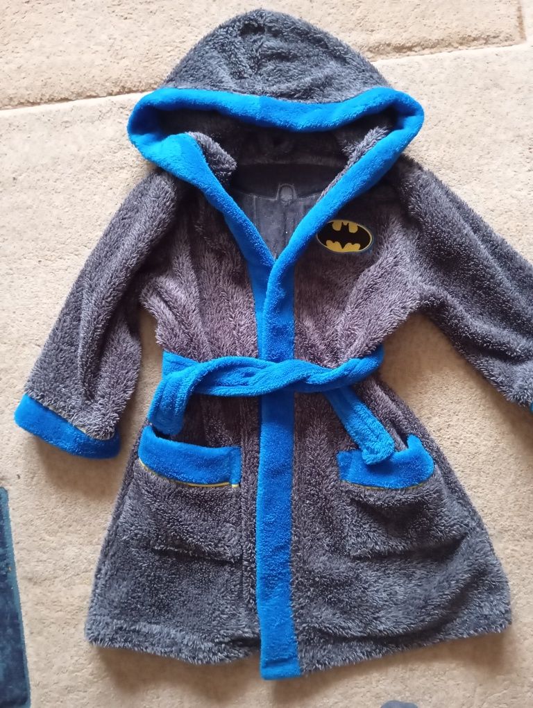 Продам халат на мальчика Бетмен на 4-5 лет