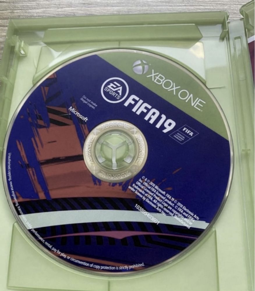 Gra FIFA 19 PL Xbox One S X Xbox Series X