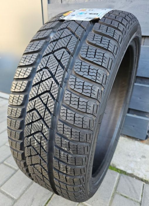 Pirelli Winter SottoZero 3 215/40R17 87 H