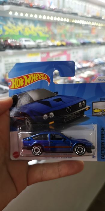 Hotwheels novos e embalados