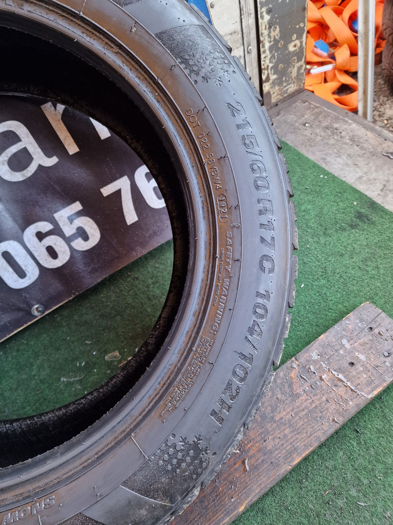 Opony zimowe 215/60/17C Kumho wzmacniane Para 8.7mm