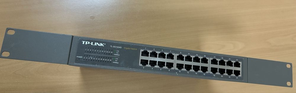 Комутатор локальної мережі (Switch) TP-LINK TL-SG1024D, вживане