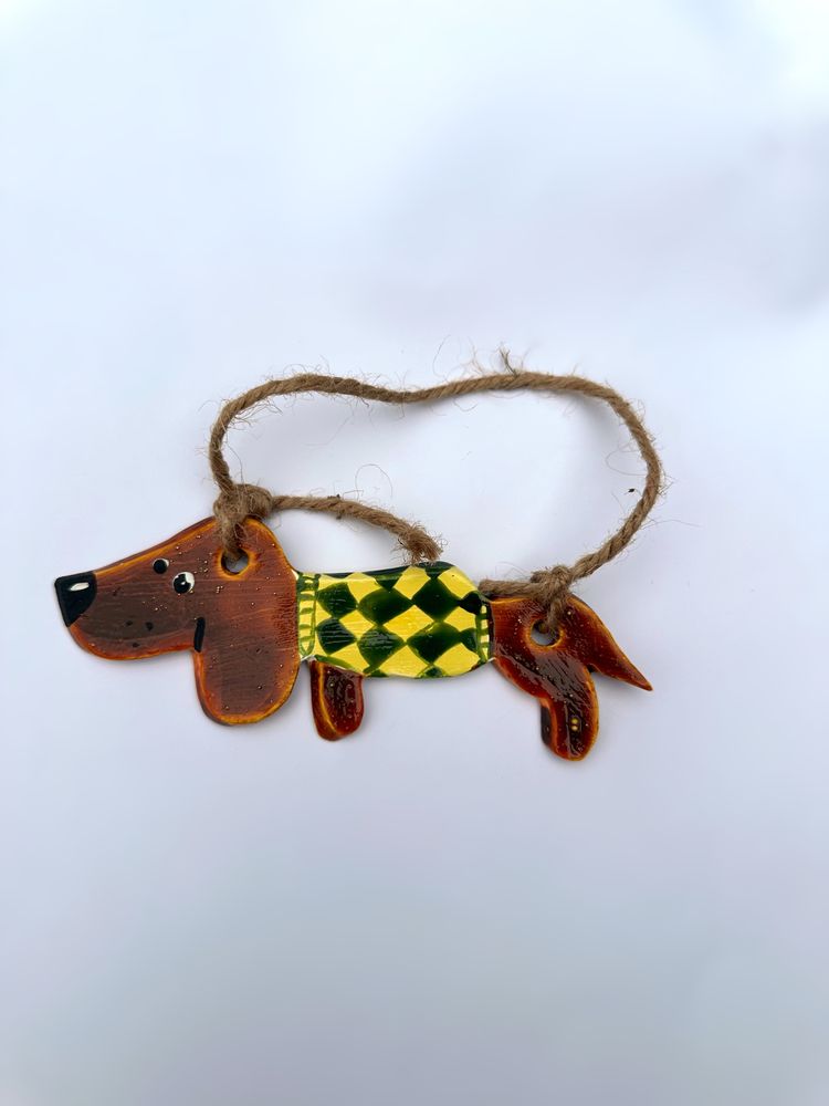 Ceramiczna gliniana zawieszka jamnik dachshund prezent boho psiara