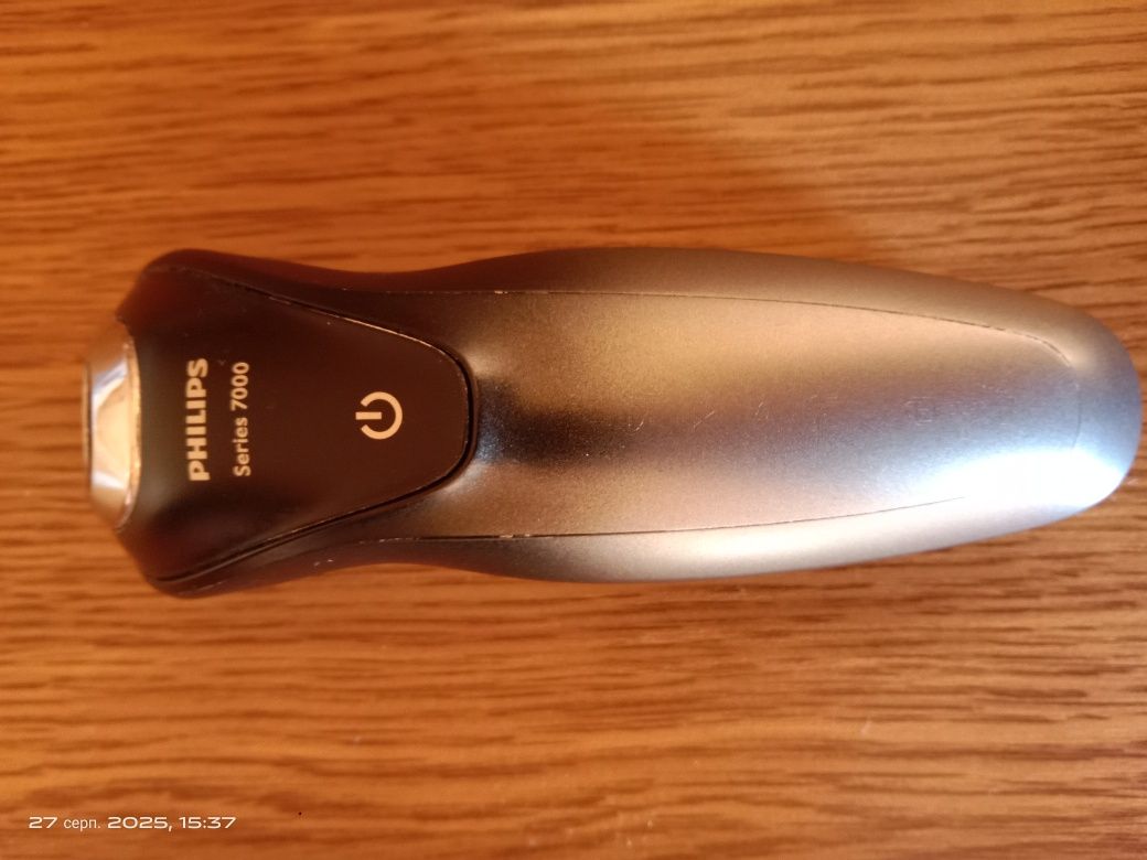 Бритва Philips 7000 (S7960).