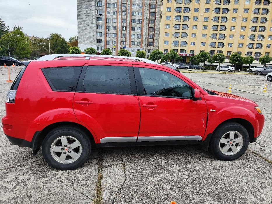 Mitsubishi outlander XL