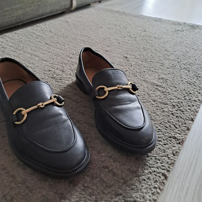 Buty ze skóry firmy zara