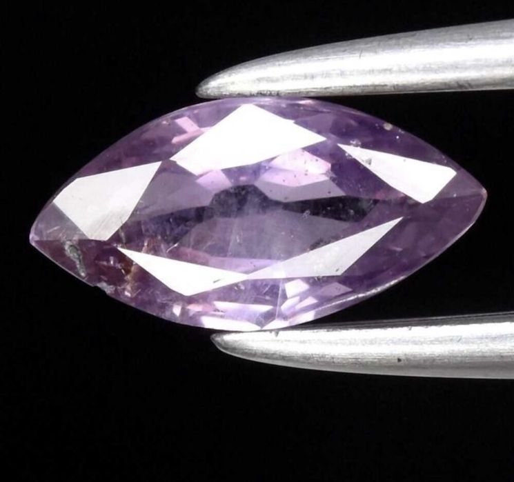 Safira turquesa de 0,44 crt