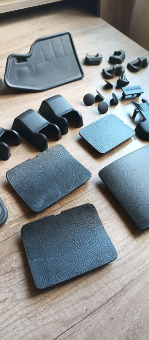 Кришка заглушка накладка заклёпка тойота авенсіс т25 пластик авенсис