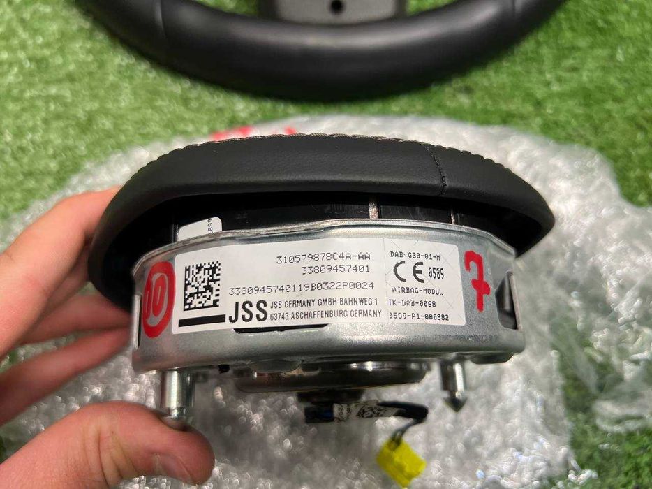 Руль BMW G30/31  підходить на всі інші моделі G серії