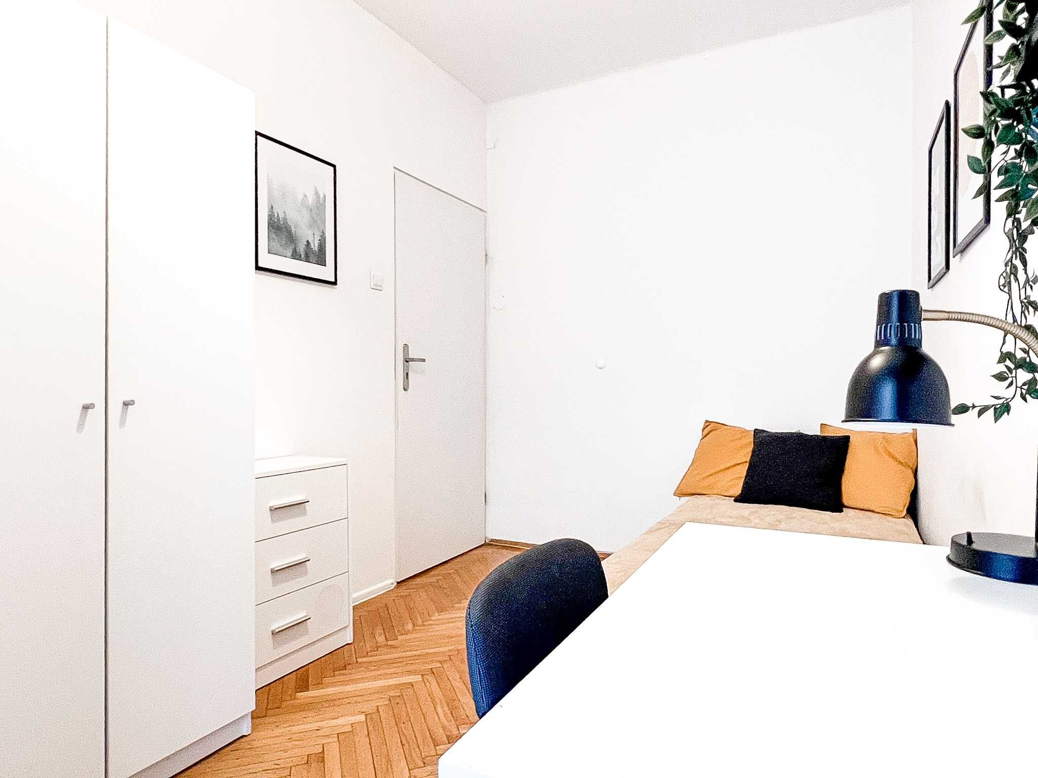Pokój 1 os w mieszkaniu 3 pokojowym balkon Kazimierz, UEK, ABB, Frycz