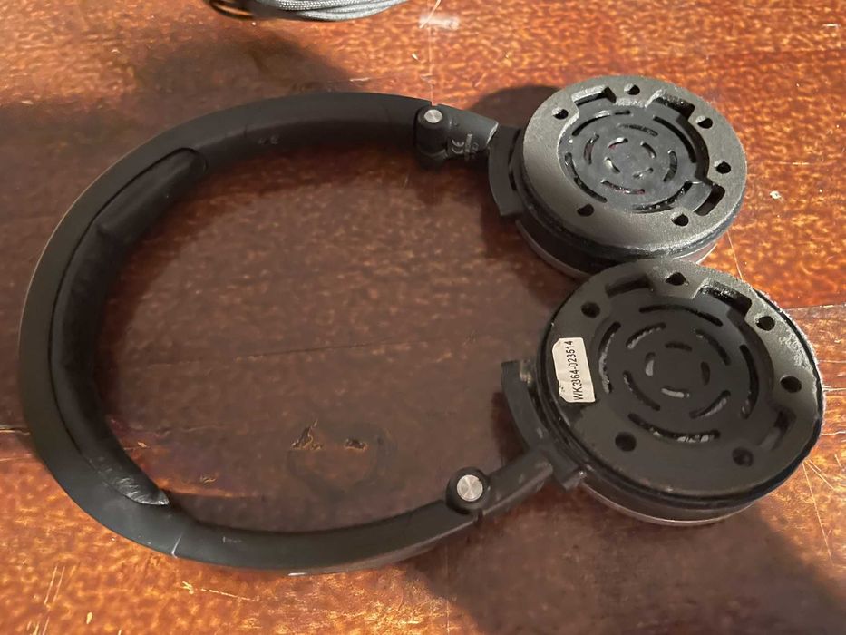 Słuchawki AKG na części (K518 DJ, K618DJ, K495 NC)