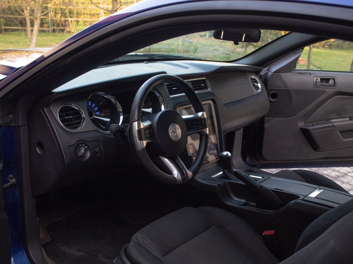 Ford Mustang 2013 3.7 V6 Manual
