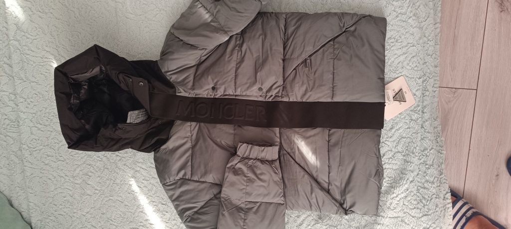 Kurtka markowa firmy MONCLER