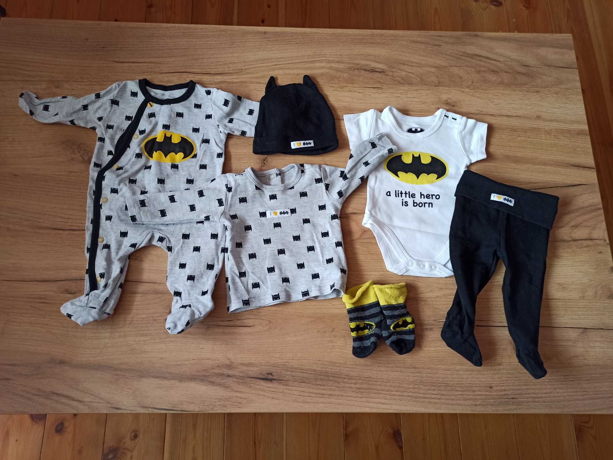 Zestaw ubranka Batman dla niemowlaka niemowlęcy r 56