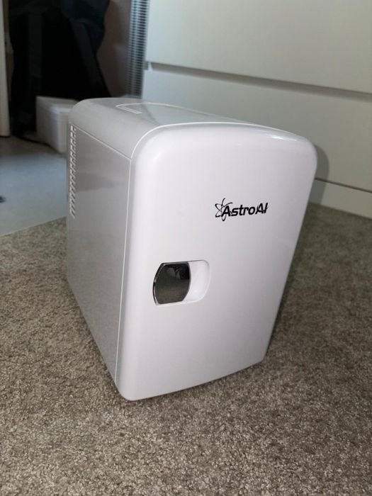 Міні-холодильник AstroAI портативний 4л 220В/12В охолодження обігрів