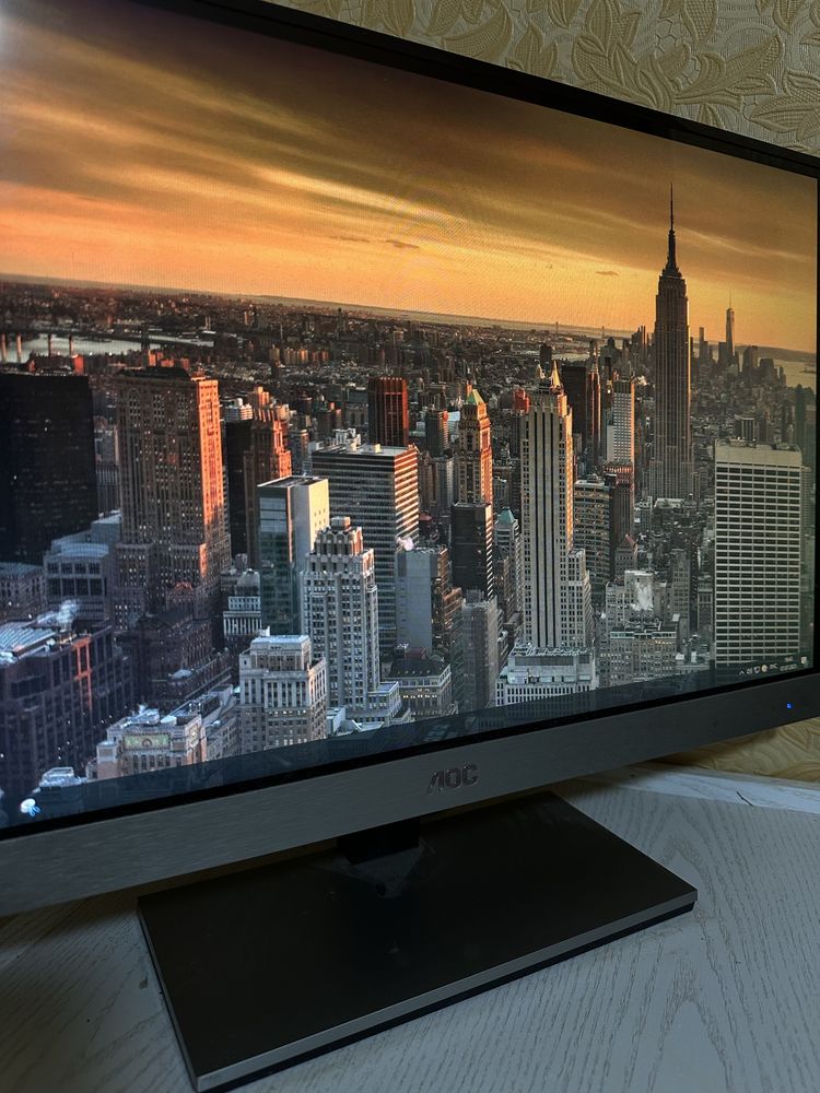 Комплект ПК: Pentium / 4 ГБ / HDD / Монітор 24” / Бездротова мишка/кла
