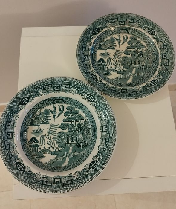 2 pratos staffordshire