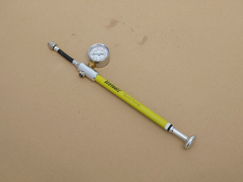 Pompka do amortyzatora rowerowego IceToolz 300psi