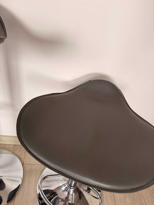 Hokery szaro srebrne z regulacją.