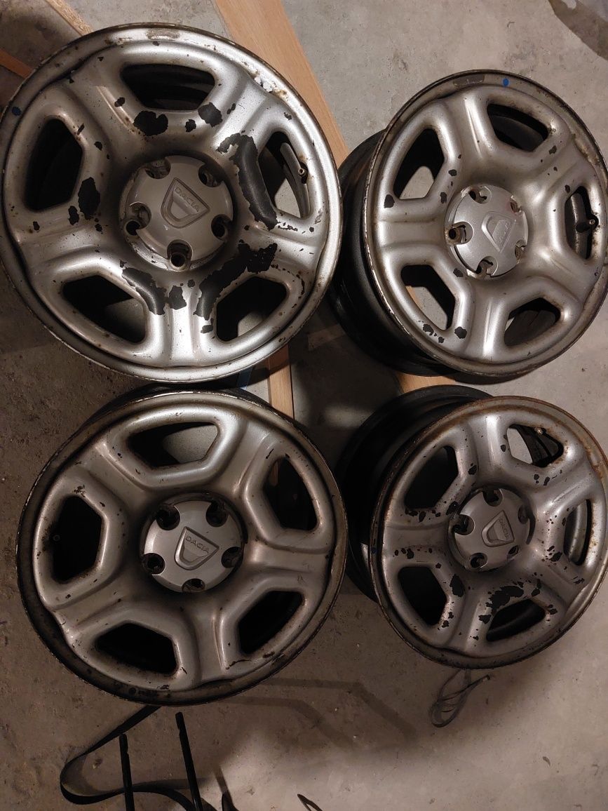 Felgi 16 z Daci Duster 2 + kapselki