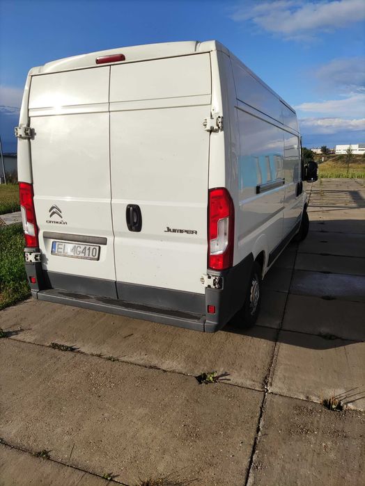 Sprzedam samochód dostawczy