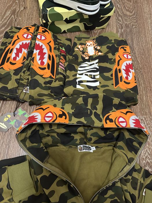 Продаю bape tiger zip-hoodie