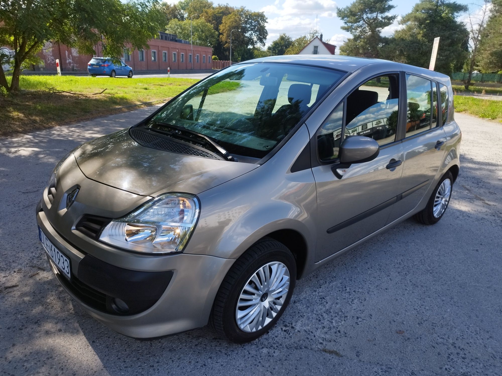 Renault Grand Modus 1.2 16V 100 KM benzyna 91225 tyś.km przebiegu
