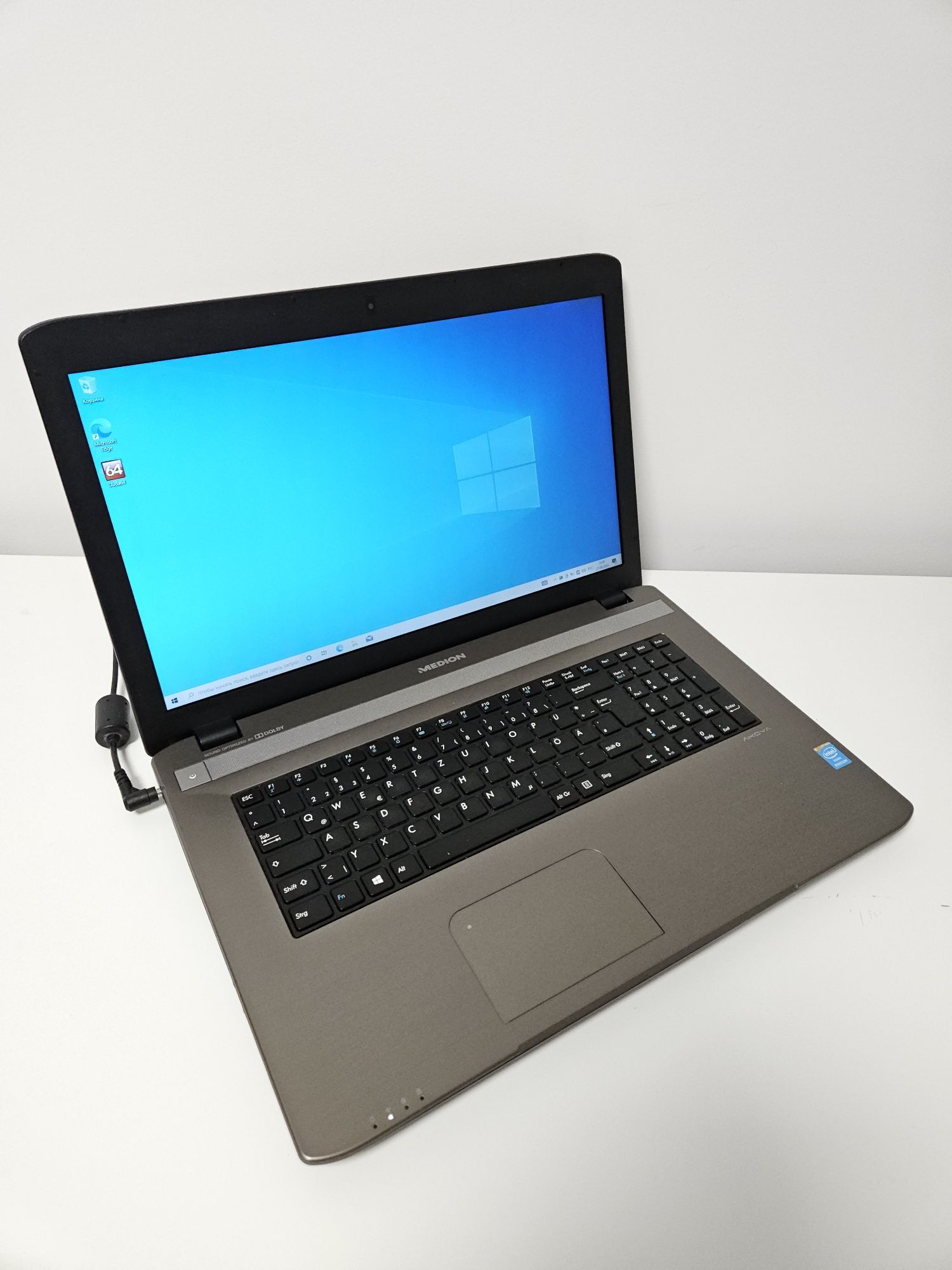 Ноутбук 17.3" Medion E7226 4 ядра Pentium N3520/DDR3-4Gb/HDD-500Gb