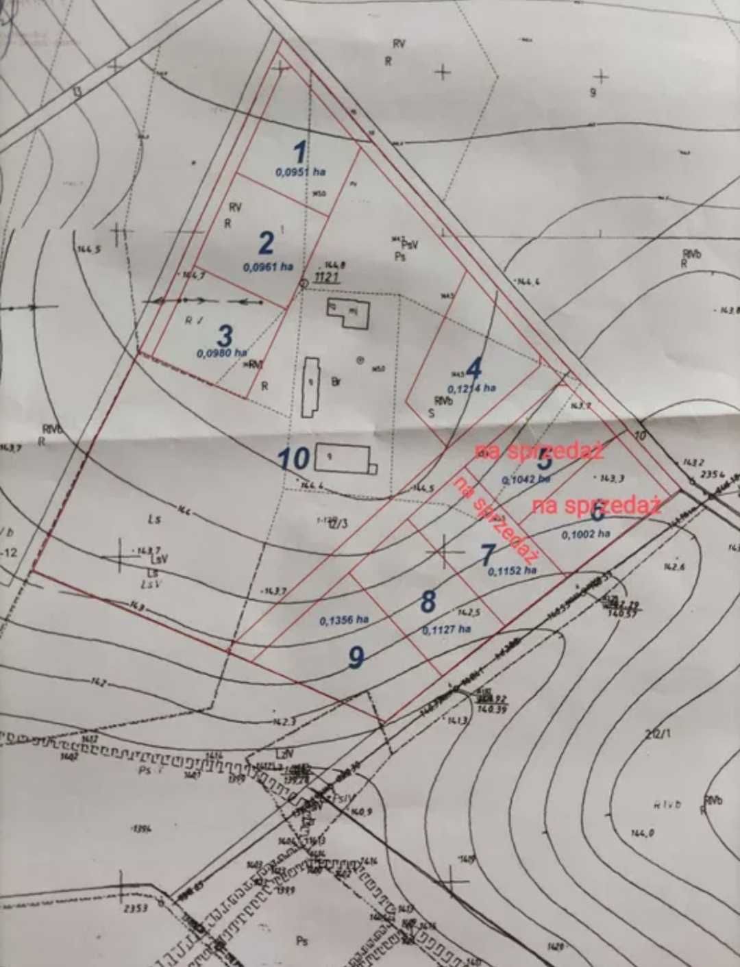 Sprzedam działkę budowlaną 980 m2 w leśnej okolicy.