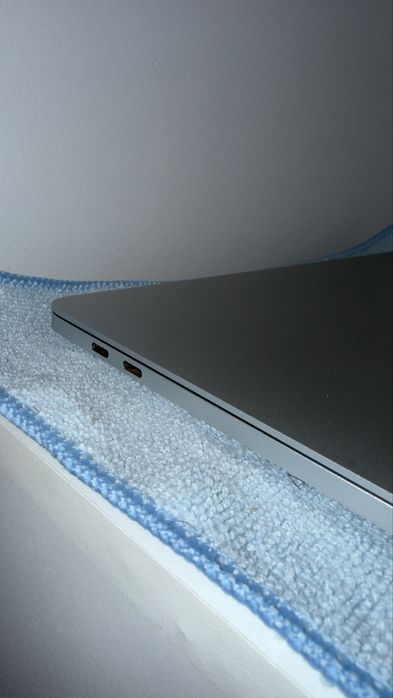 Macbook Pro 13" 2020 M1 8GB 256GB