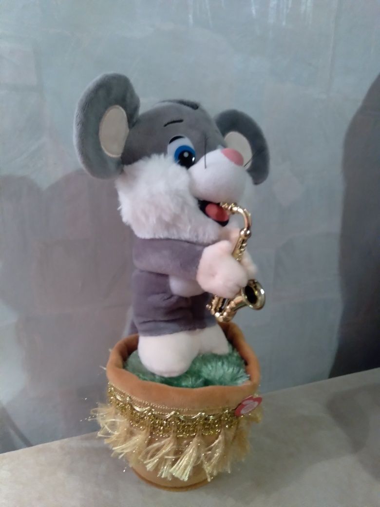 Новая  мягкая игрушка музыкальный танцующий мышонок