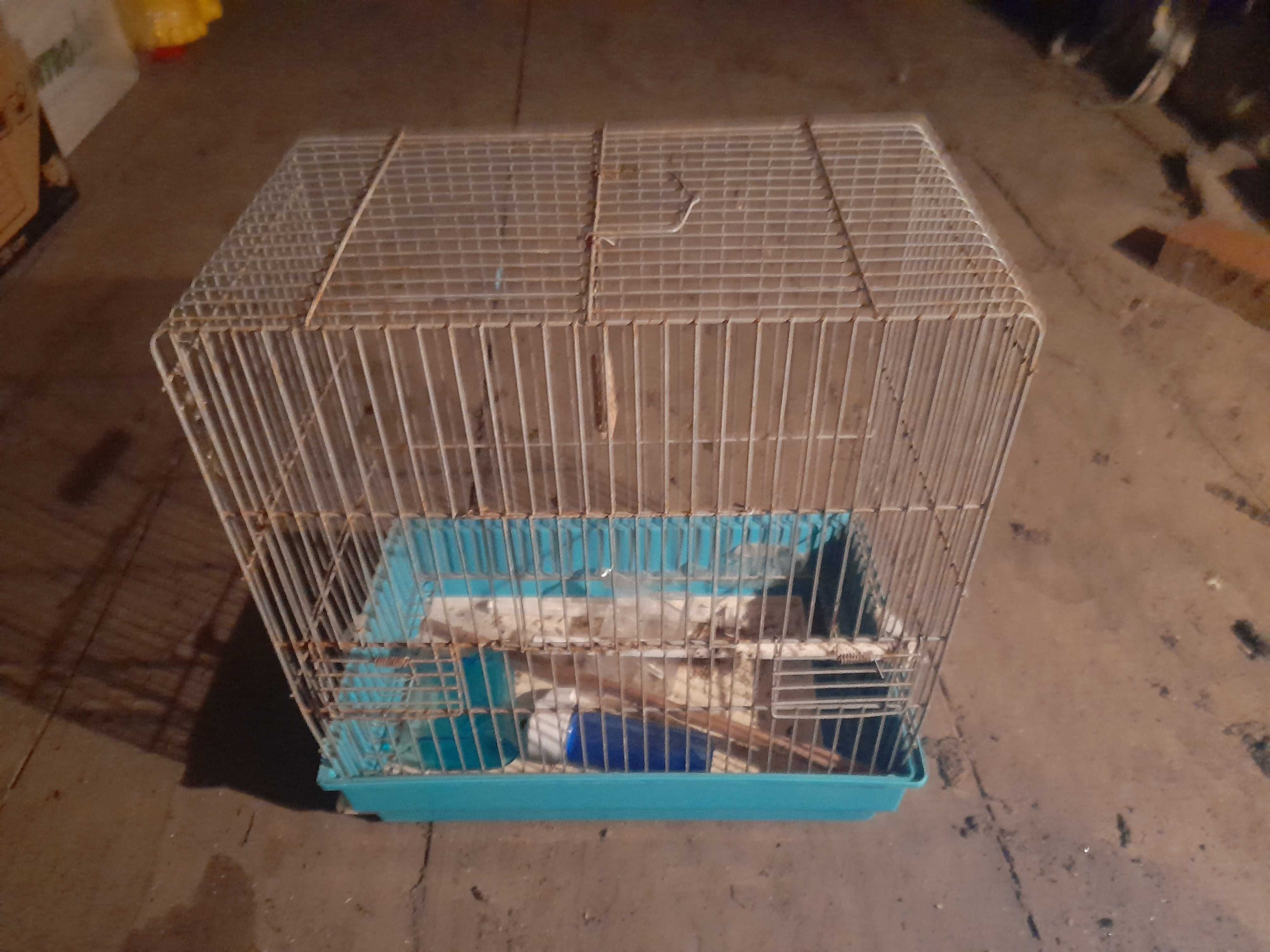 Gaiola para pássaros.