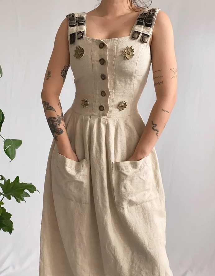 Vestido Austríaco de Linho Vintage