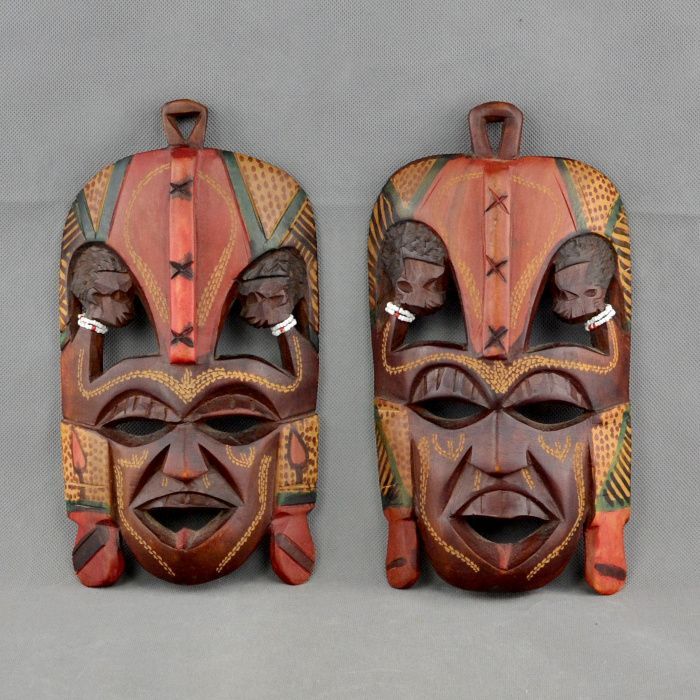 Par de máscaras Africanas em Madeira
