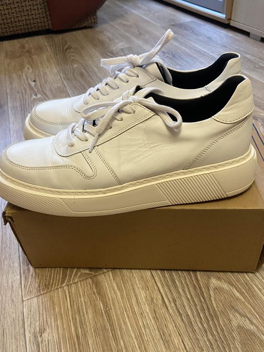 Продам кроссовки .43 размер.