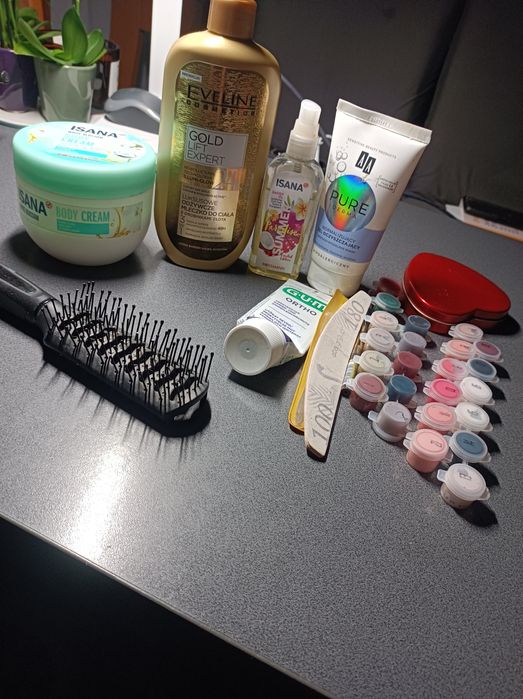 Kosmetyki komplet zapraszam