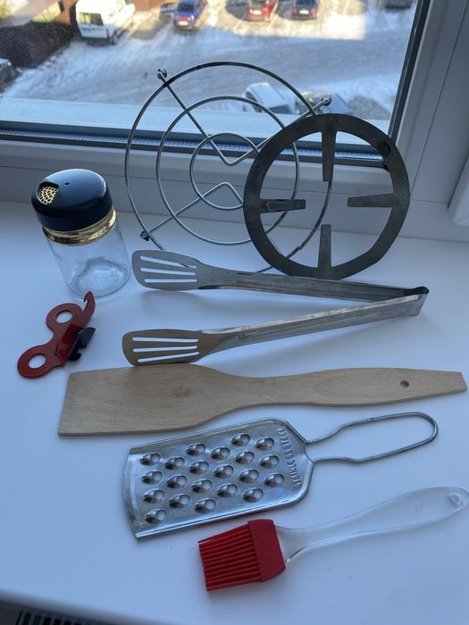 Приладдя для кухні прибори